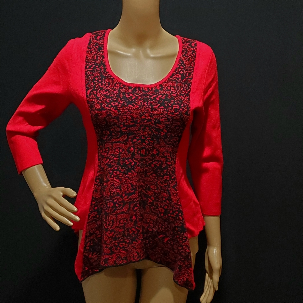 New York & Co Long Sleeve Round Neck Pullover Sweater Sz M Red Black/Red Floral